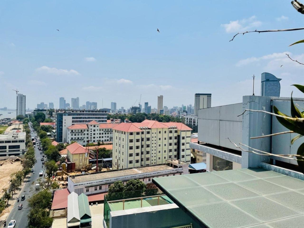 Lcs Hotel & Apartment Phnom Penh Exterior photo