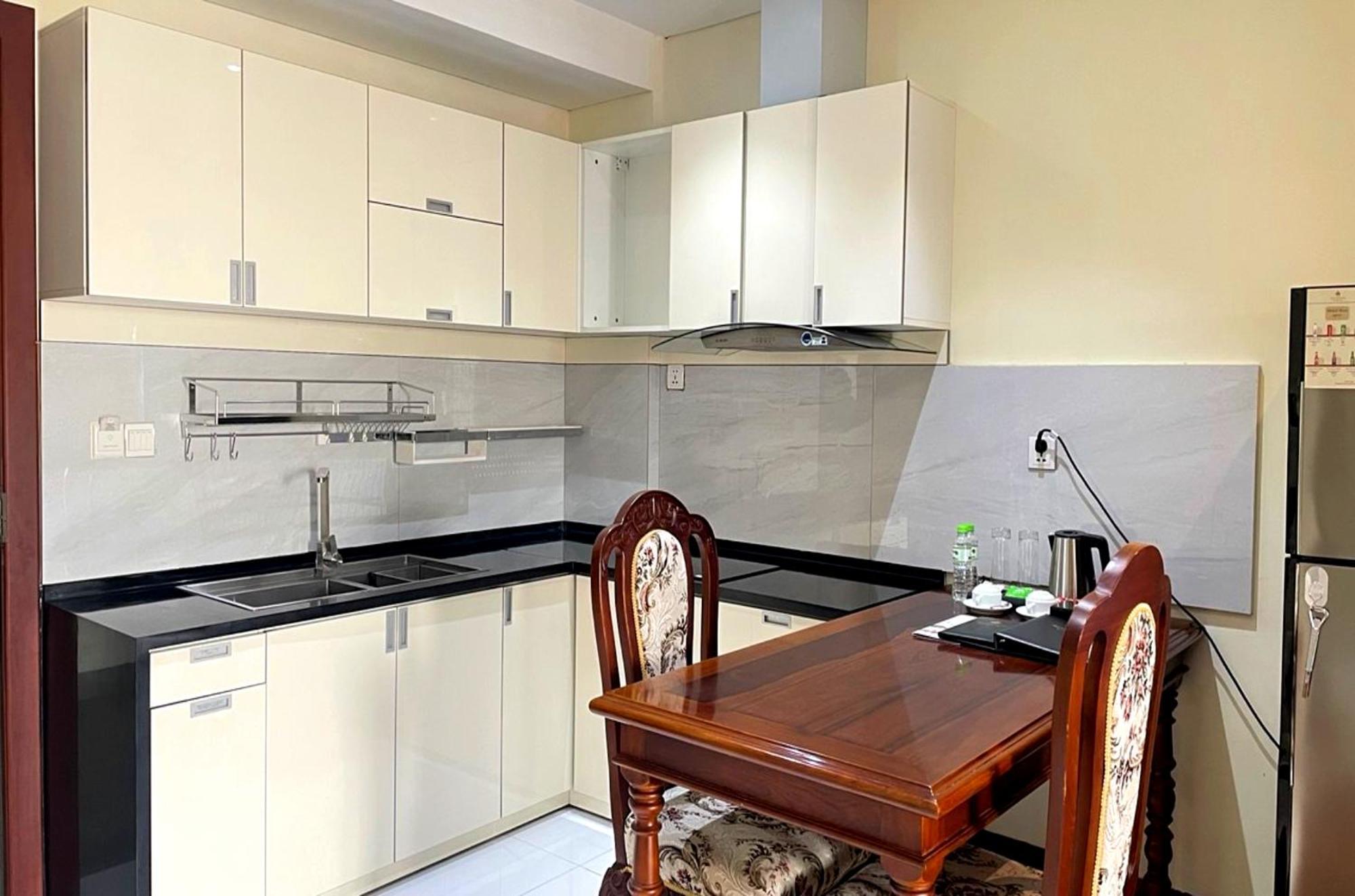 Lcs Hotel & Apartment Phnom Penh Exterior photo