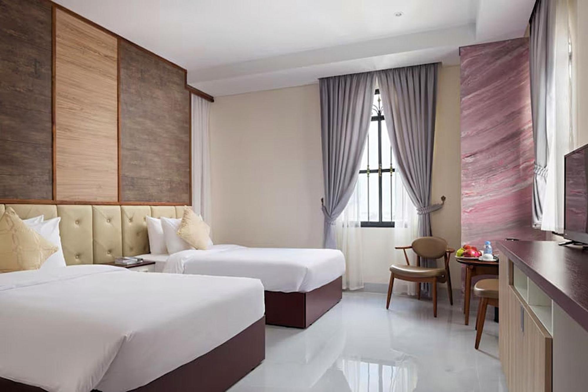Lcs Hotel & Apartment Phnom Penh Exterior photo