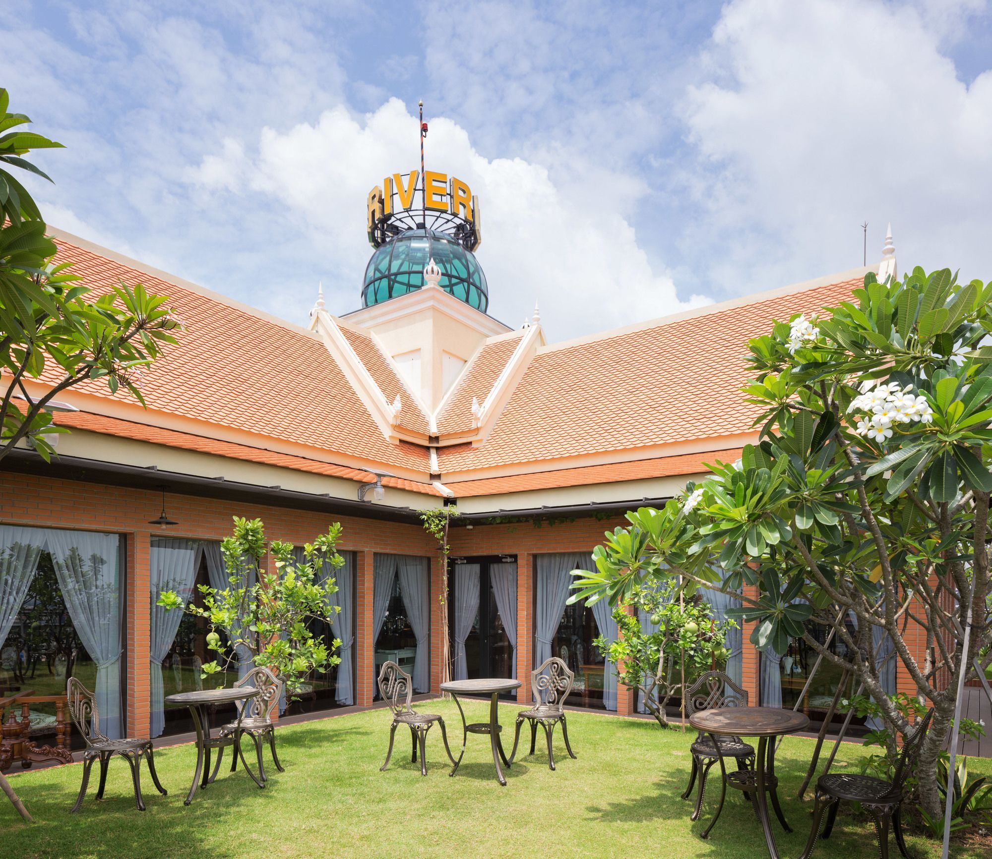 Lcs Hotel & Apartment Phnom Penh Exterior photo