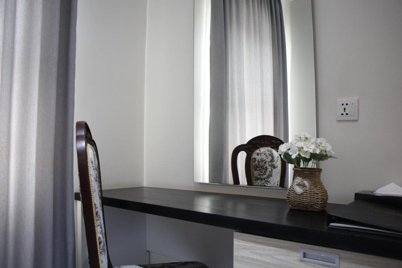 Lcs Hotel & Apartment Phnom Penh Exterior photo